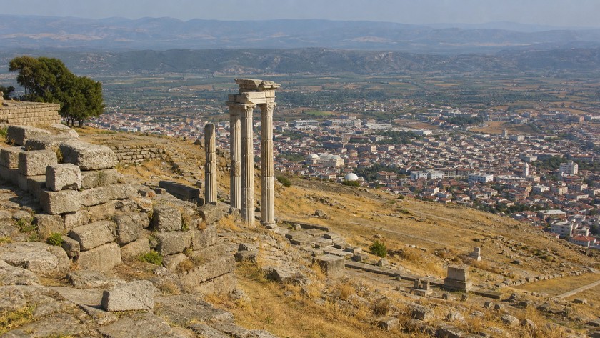 Bergama Gezilecek Yerler: Pergamon, Asklepion, Kızıl Avlu ve Tarihi Rota
