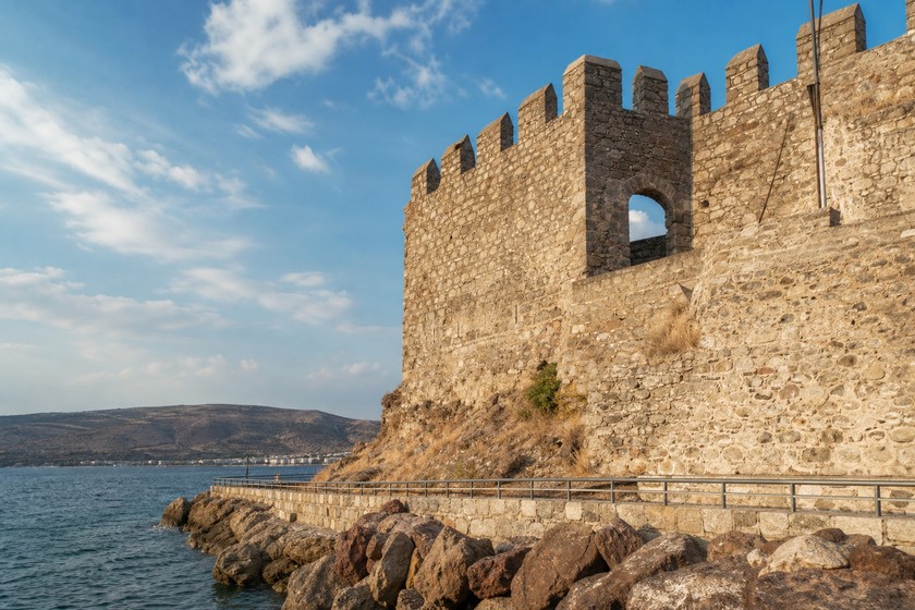 Çandarlı Kalesi