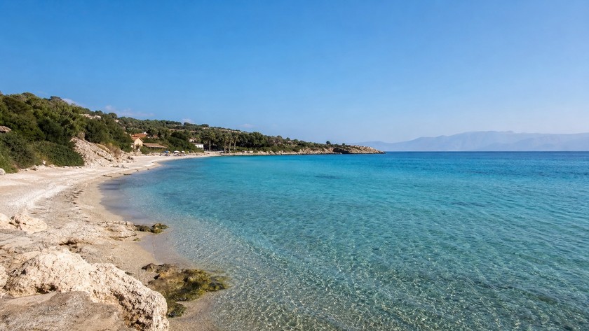 Kocakarı Plajı Çeşme Rehberi: Nerede, Nasıl Gidilir ve Deniz Notları