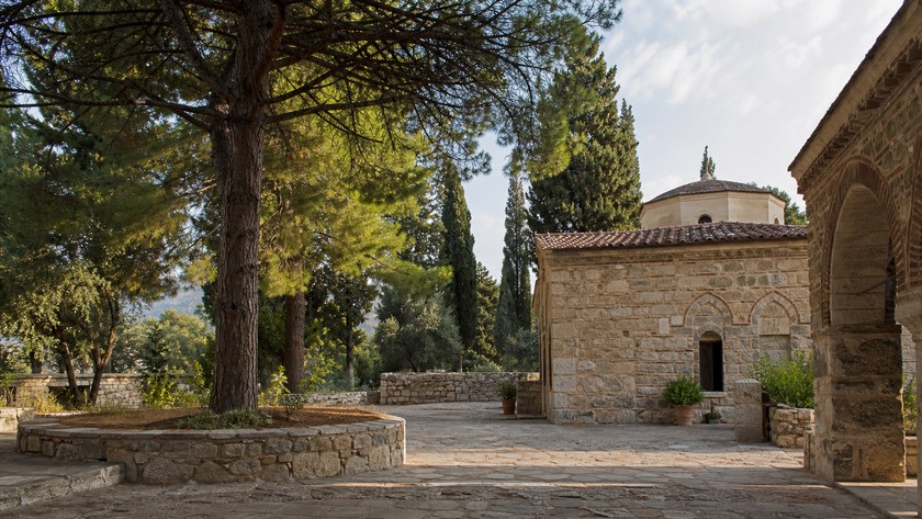 Meryem Ana Evi avlu atmosferi