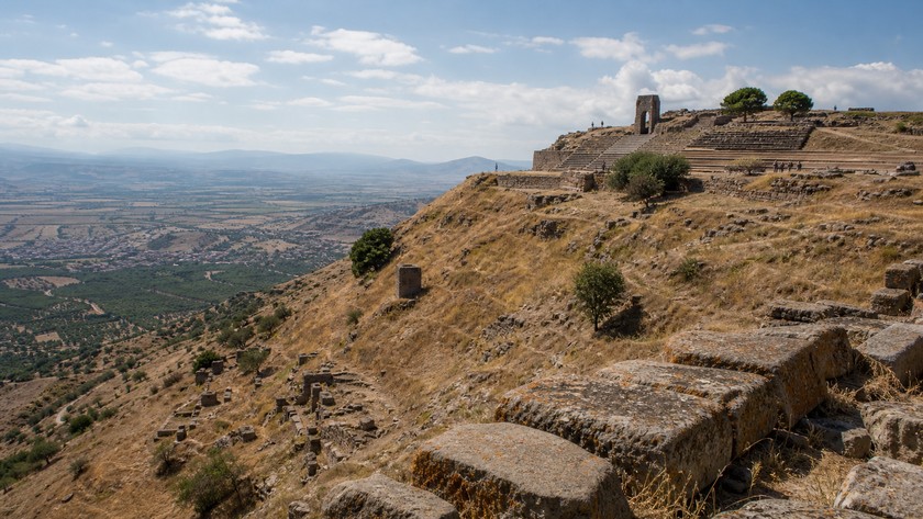 Pergamon Antik Kenti Rehberi: Bergama'da Tarih, Ulaşım ve Gezi Notları