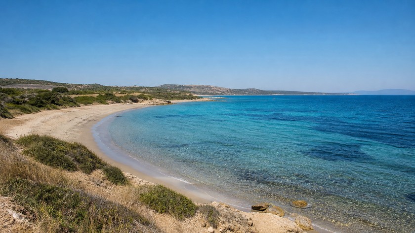 Akkum Plajı Rehberi: Seferihisar'da Deniz, Kıyı ve Ziyaret Notları