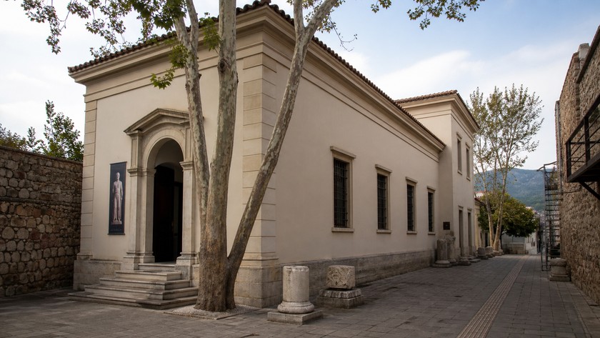 Bergama Müzesi Rehberi: Eserler, Tarih ve Gezi Planı