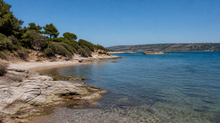 Demircili Plajı Rehberi: Urla'da Kıyı, Ulaşım ve Ziyaret Notları