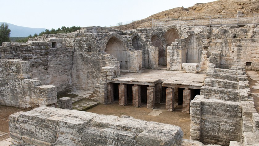 Metropolis Antik Kenti tiyatrosu