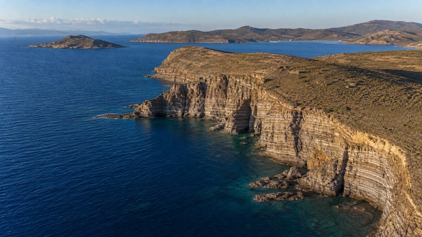 Siren Kayalıkları ve Orak Adası