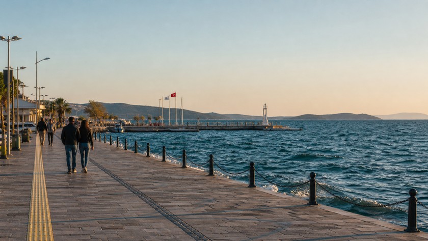 Urla İskele sahili