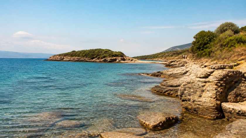 Yassıcaada kıyısı