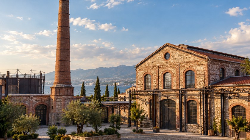 Tarihi Havagazı Fabrikası Rehberi: İzmir’de Endüstri Mirası ve Ziyaret