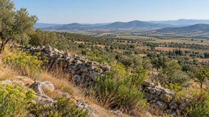 Temnos çevresinde tarihî taş dokusu